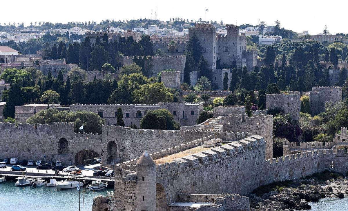 Athens to Rhodes: Ferry vs Flight Guide (2026)